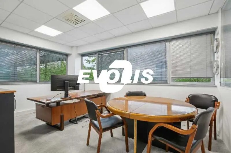 Bureau dans Roissy-en-France à louer - Photo de l’immeuble – Image 3 sur 14