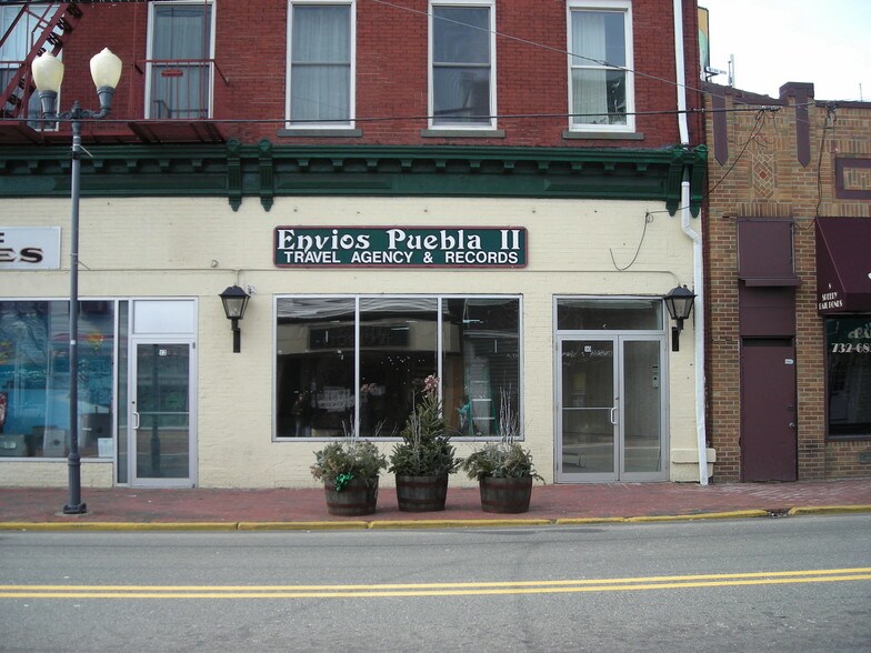 10 South St, Freehold, NJ à louer - Photo de l’immeuble – Image 2 sur 3