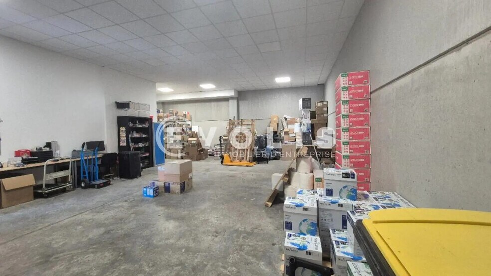 Local d’activités dans Serris à louer - Photo de l’immeuble – Image 2 sur 15