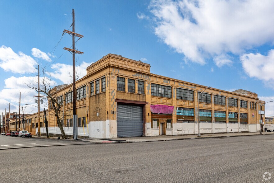 254 Elizabeth Ave, Newark, NJ à louer - Photo principale – Image 2 sur 13