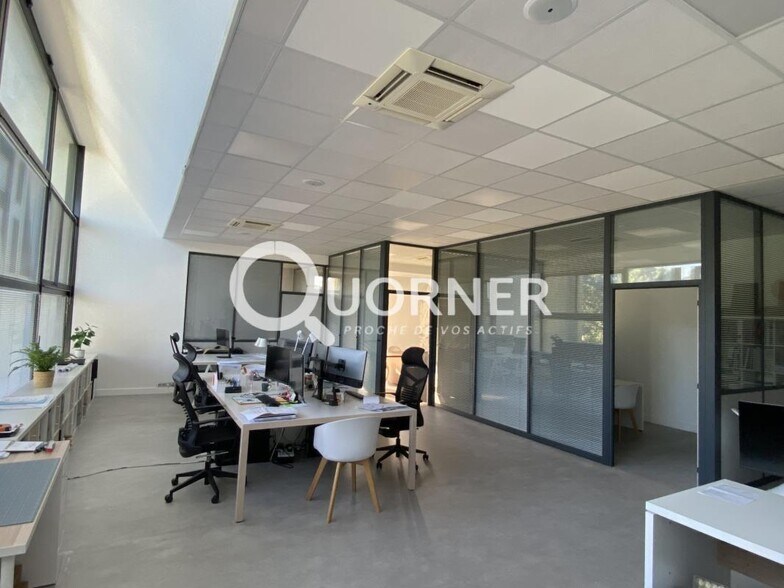 Bureau dans Fréjus à vendre - Photo de l’immeuble – Image 2 sur 7