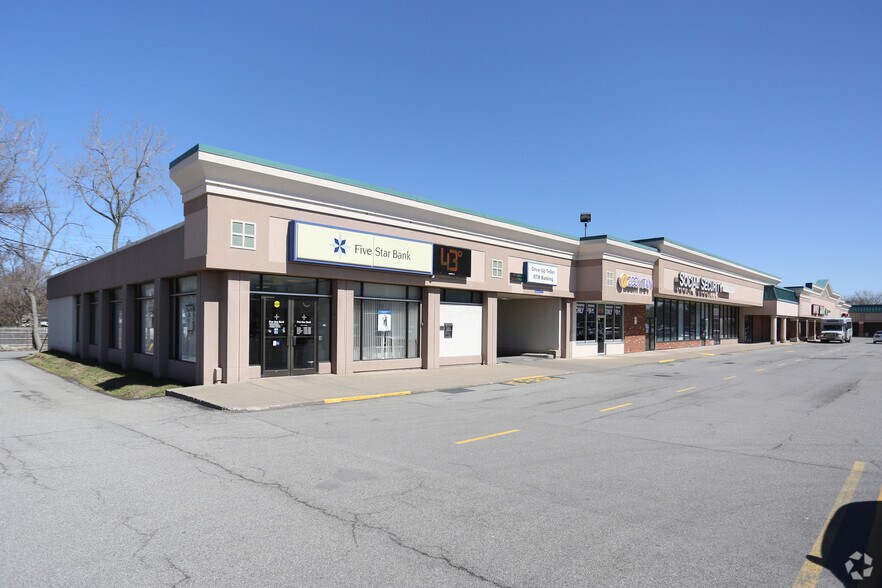587 E Main St, Batavia, NY à louer - Photo principale – Image 1 sur 14
