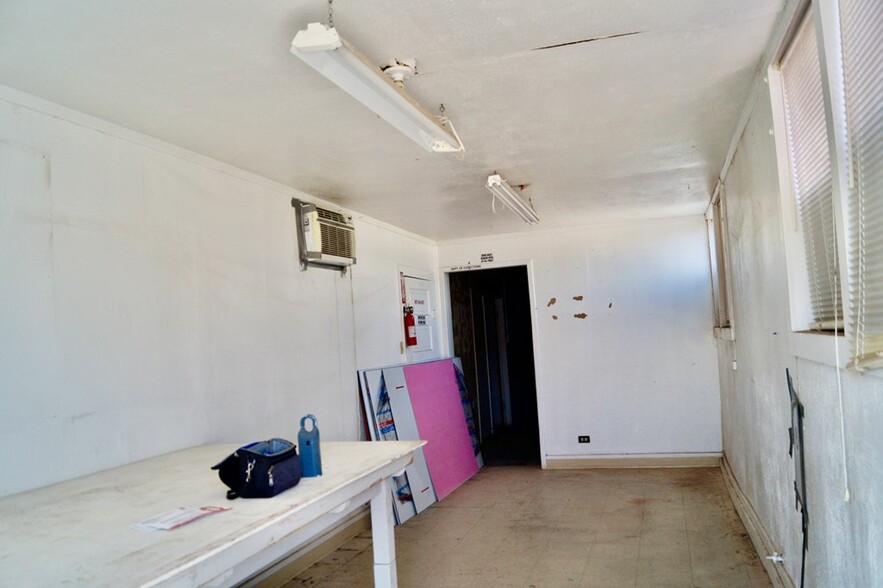 2109 Kermit Hwy, Odessa, TX à vendre - Photo de l’immeuble – Image 2 sur 6