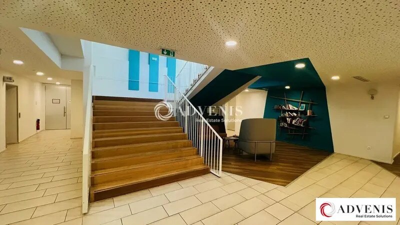 Bureau dans Pessac à louer - Hall d’entrée – Image 2 sur 12