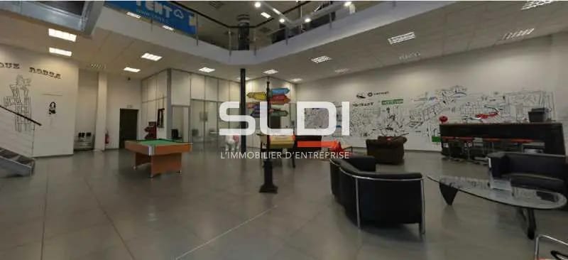 Local commercial dans Saint-Quentin-Fallavier à louer - Photo de l’immeuble – Image 3 sur 7