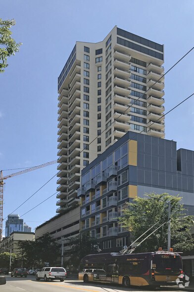 2201-2211 3rd Ave, Seattle, WA à vendre - Photo de l’immeuble – Image 3 sur 11