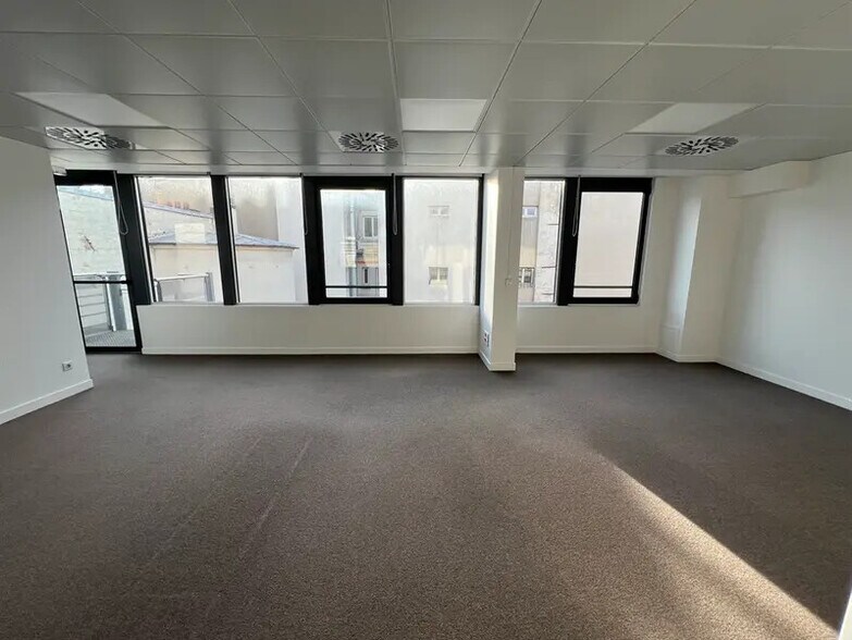 Bureau dans Paris à louer - Photo de l’immeuble – Image 2 sur 9