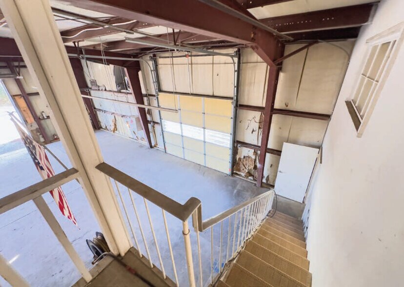 548 W Charles St, Matthews, NC à vendre - Photo intérieure – Image 2 sur 7