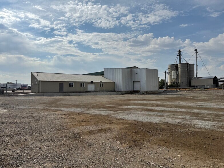 396 Grain Terminal Rd, Burbank, WA à vendre - Photo de l’immeuble – Image 1 sur 9