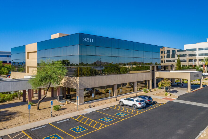 3811 E Bell Rd, Phoenix, AZ à louer - Photo principale – Image 1 sur 15