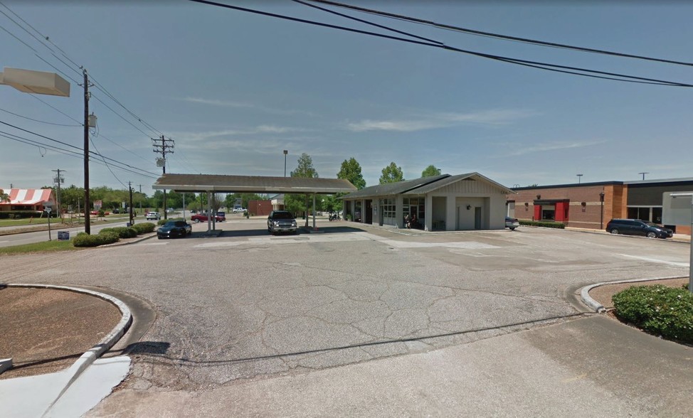 101 N Friendswood Dr, Friendswood, TX à louer - Photo de l’immeuble – Image 3 sur 5