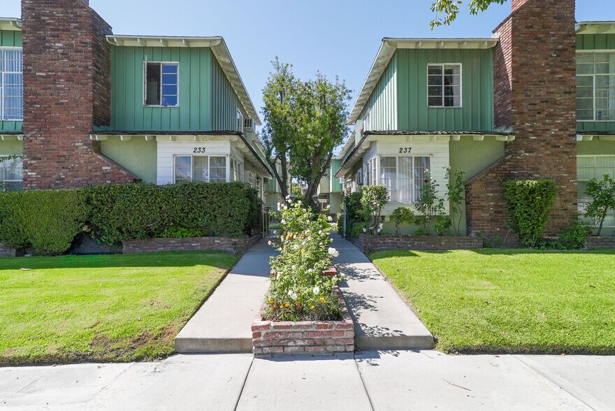233 N Hollywood Way, Burbank, CA à vendre - Photo de l’immeuble – Image 3 sur 44