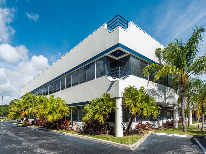 1720 E Tiffany Dr, West Palm Beach, FL à vendre - Photo de l’immeuble – Image 3 sur 38