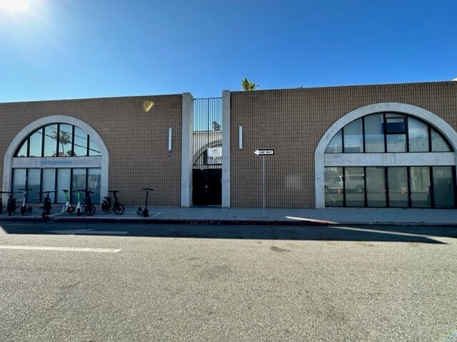 21-35 Market St, Venice, CA à louer - Photo de l’immeuble – Image 2 sur 3