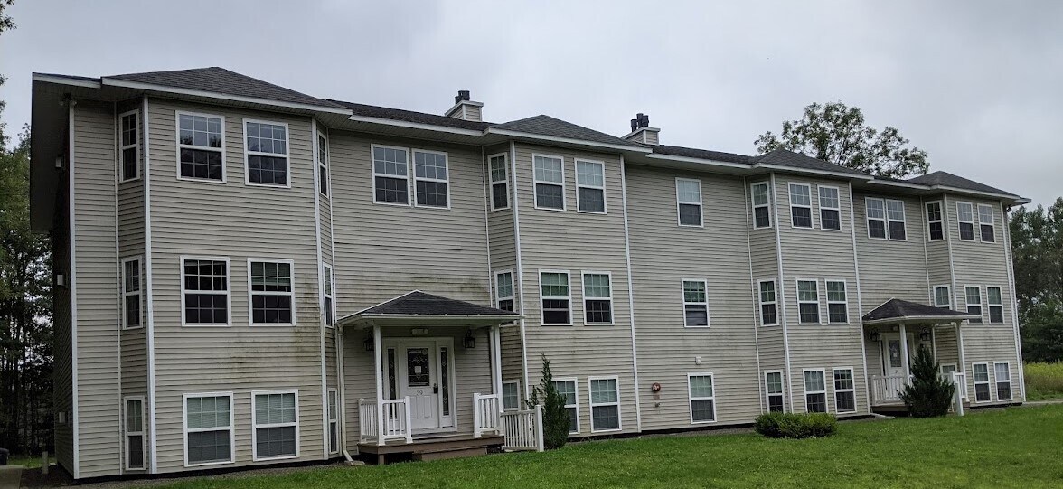 39 Village Cir, Ithaca, NY à vendre Photo principale– Image 1 sur 14