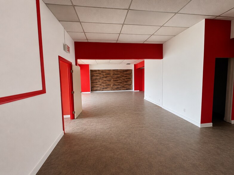 111-121 N Long Beach Blvd, Compton, CA à louer - Photo de l’immeuble – Image 3 sur 6