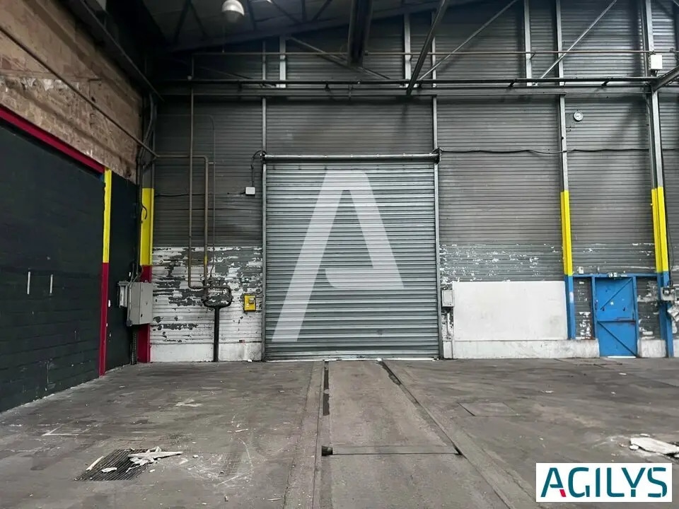 Local d’activités dans Corbeil-Essonnes à louer Photo de l’immeuble– Image 1 sur 5