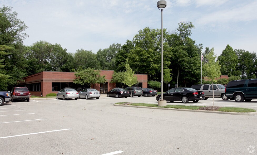 12220 N Meridian St, Carmel, IN à louer - Photo de l’immeuble – Image 2 sur 6