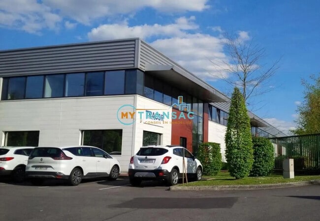 Plus de détails pour Local d'activités à louer