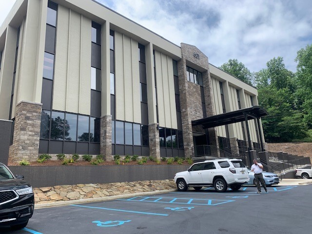 601 Vestavia Pky, Birmingham, AL à louer - Photo de l’immeuble – Image 3 sur 9