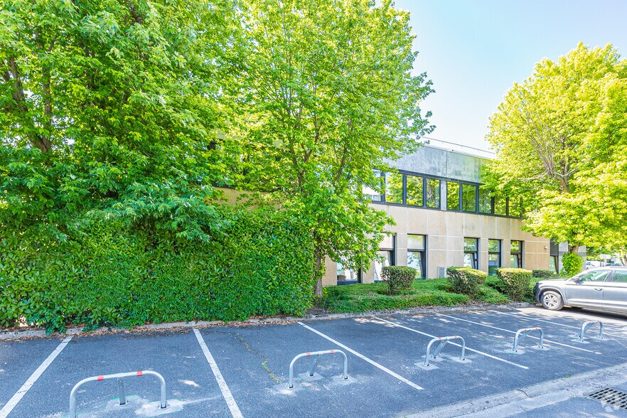 Bureau dans Gennevilliers à louer - Photo de l’immeuble – Image 3 sur 3