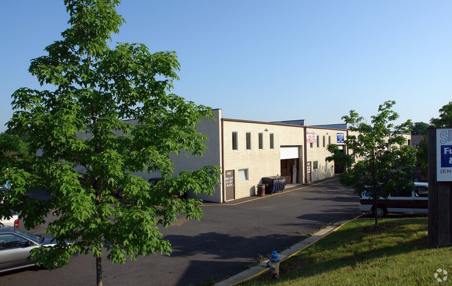 9240-9251 Sills Ct, Manassas, VA à louer - Photo de l’immeuble – Image 2 sur 4