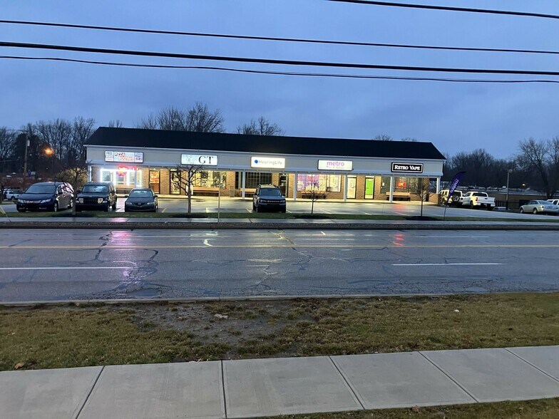 37111 Euclid Ave, Willoughby, OH à vendre - Photo de l’immeuble – Image 2 sur 8