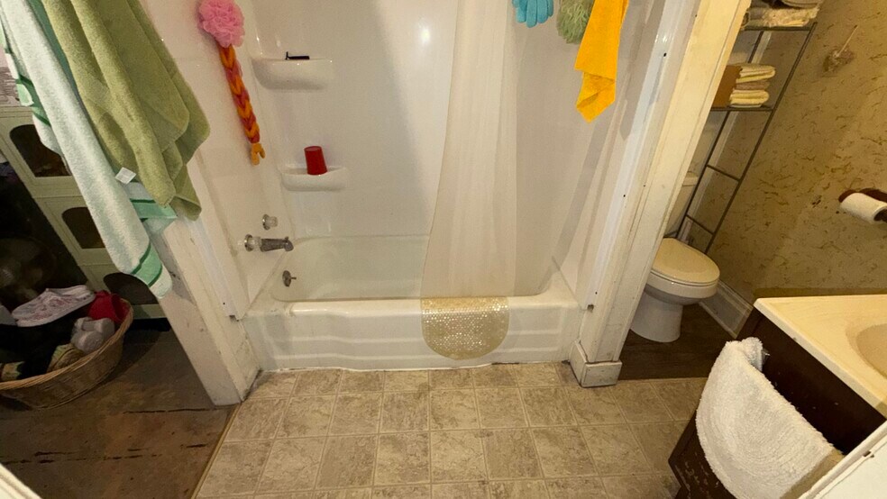 200 N Jefferson St, Abingdon, IL à vendre - Photo de l’immeuble – Image 3 sur 5