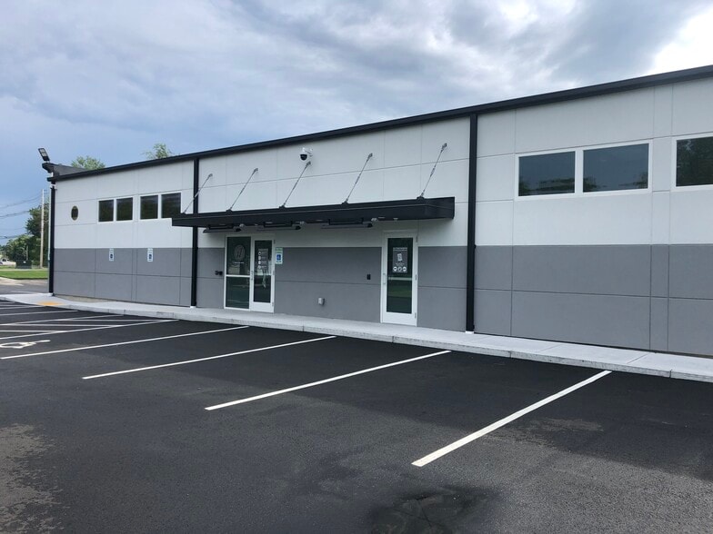 111 Shrewsbury St, West Boylston, MA à vendre - Photo de l’immeuble – Image 2 sur 8