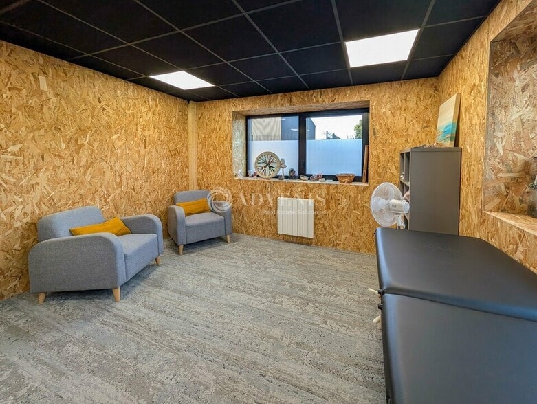 Bureau dans Taden à louer - Photo intérieure – Image 2 sur 11