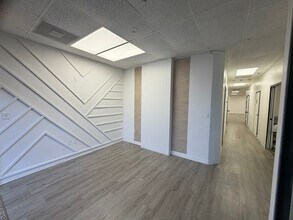 2160 Kingston Ct Se, Marietta, GA à louer Hall d’entrée– Image 1 sur 21