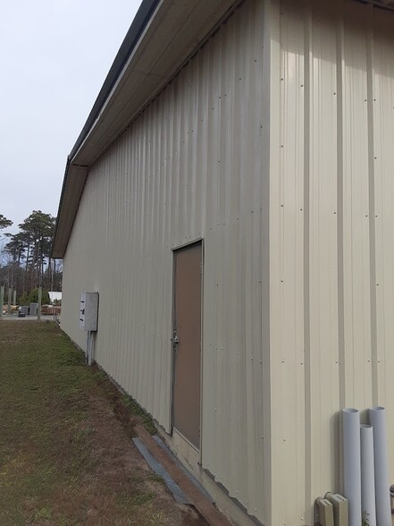 7430 US Highway 70 E, New Bern, NC à louer - Photo de l’immeuble – Image 3 sur 6