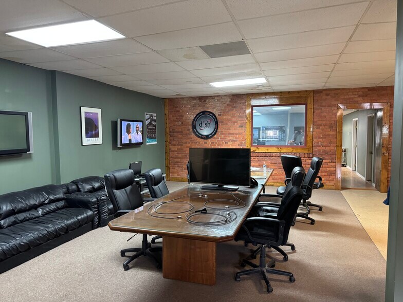 7164 Kaw Dr, Kansas City, KS à vendre - Photo intérieure – Image 3 sur 3