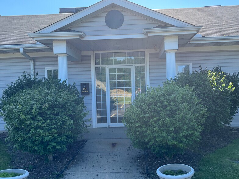 19 Mcquiston Dr, Mercer, PA à louer - Photo de l’immeuble – Image 3 sur 18