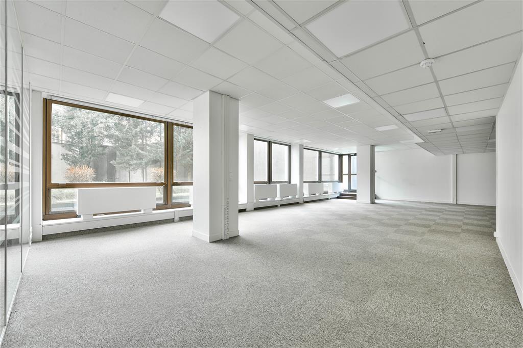Bureau dans Saint-Cloud à louer Photo de l’immeuble– Image 1 sur 7