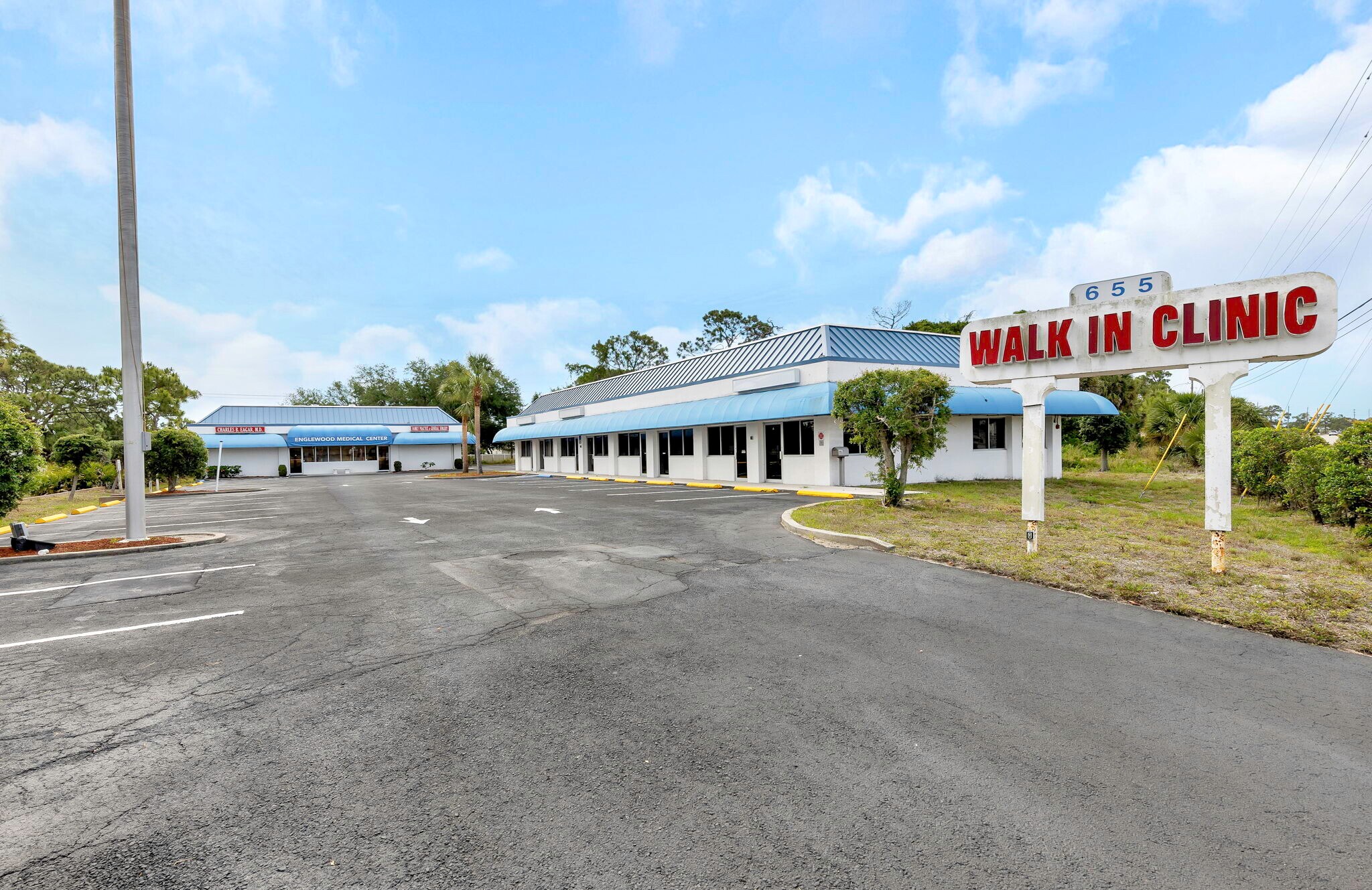 655 N Indiana Ave, Englewood, FL à vendre Photo de l’immeuble– Image 1 sur 119