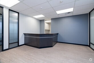 5060 California Ave, Bakersfield, CA à louer Photo intérieure– Image 2 sur 5
