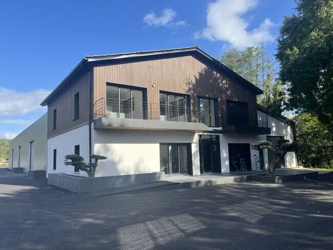 Plus de détails pour Local d’activités à vendre