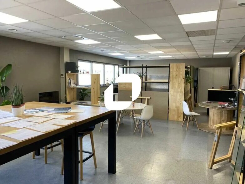 50 Rue Jean Zay, Saint-Priest à louer - Photo de l’immeuble – Image 2 sur 8