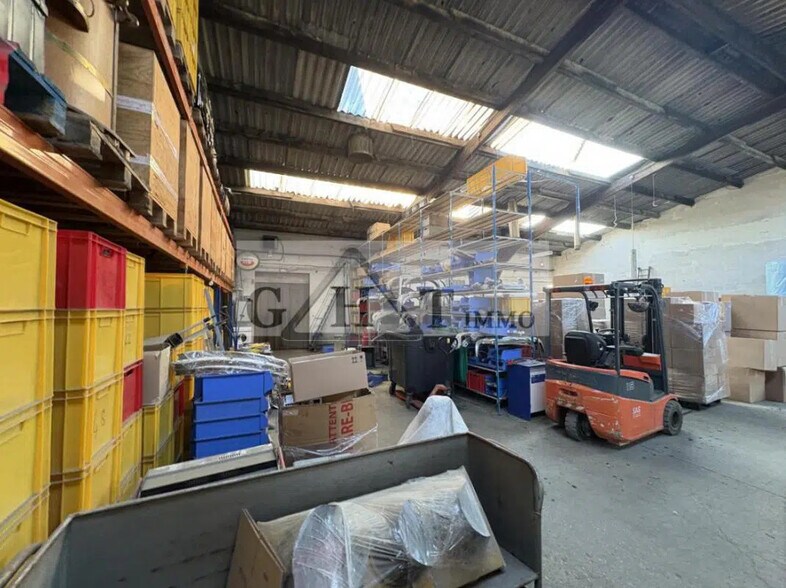 Industriel/Logistique dans Vaux-le-Pénil à vendre - Photo intérieure – Image 3 sur 5