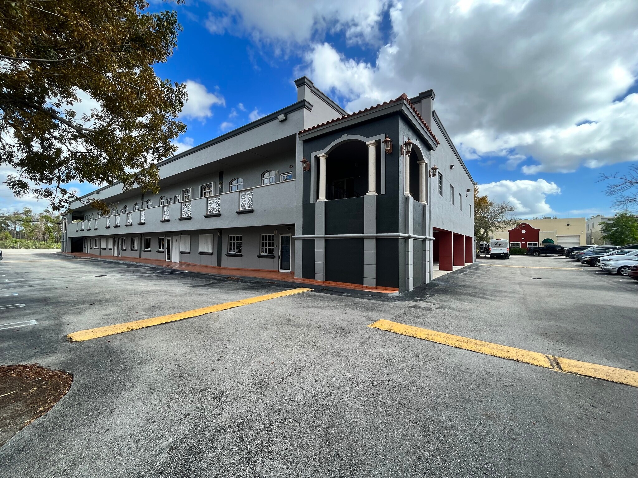 13170 SW 128th St, Miami, FL à louer Photo de l’immeuble– Image 1 sur 15