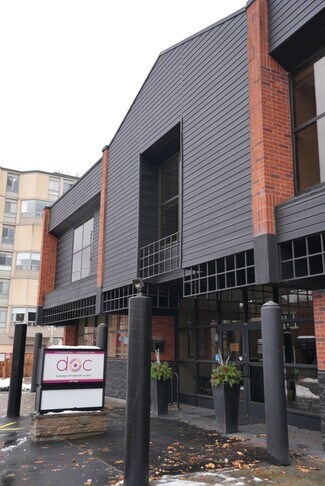 Plus de détails pour 160 King St W, Hamilton, ON - Bureau à vendre