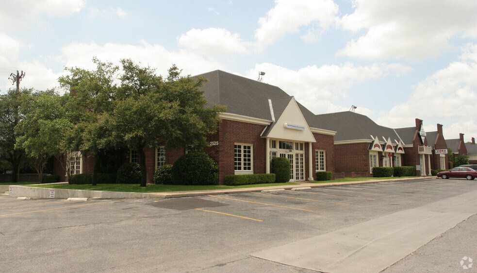 2525 NE Loop 410, San Antonio, TX à louer - Autre – Image 2 sur 3