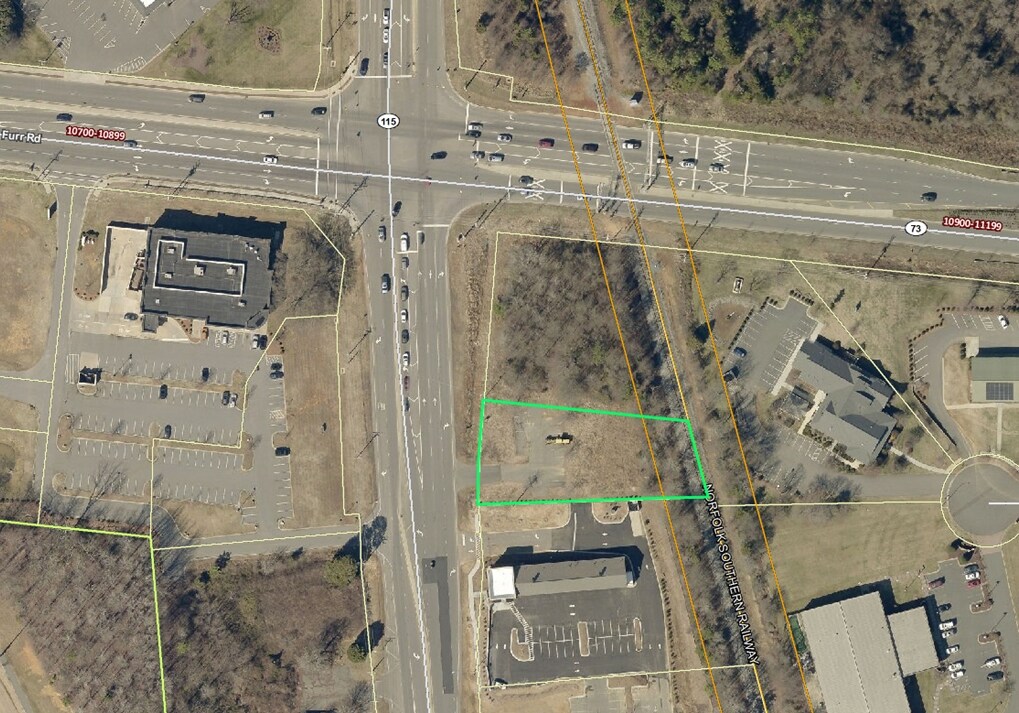 Old Statesville Rd, Huntersville, NC à louer Photo principale– Image 1 sur 3