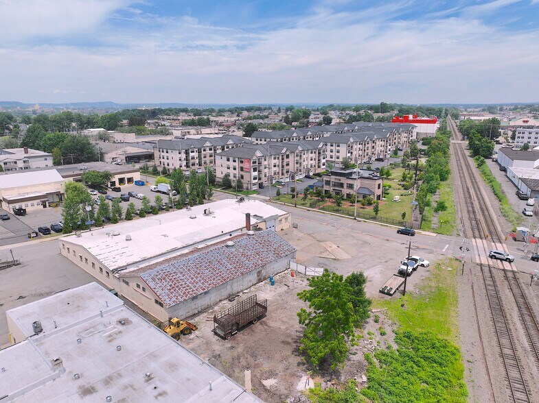 436 Central Ave, East Rutherford, NJ à vendre - Photo de l’immeuble – Image 2 sur 4