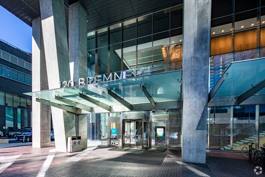 120 Bremner Blvd, Toronto, ON à louer - Photo de l’immeuble – Image 3 sur 5