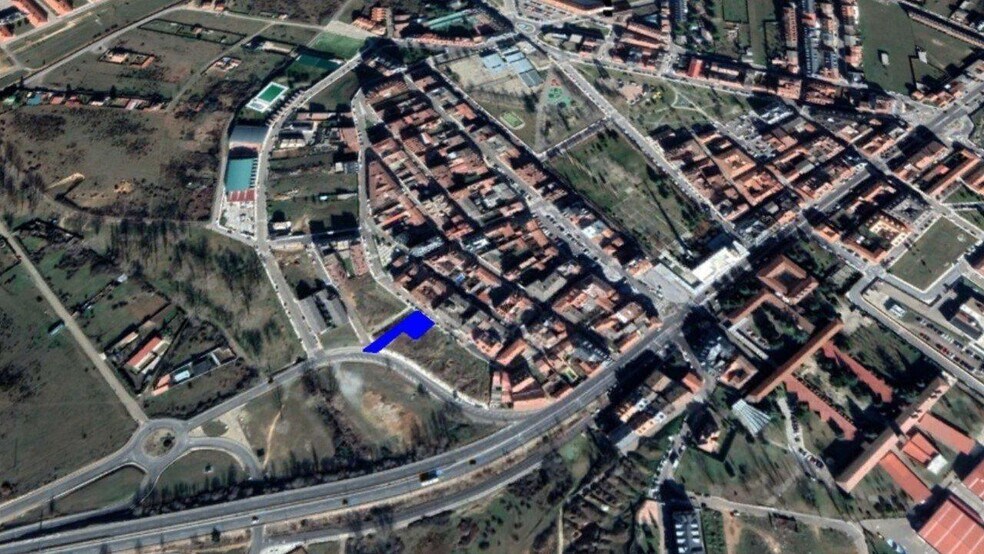Terrain dans Valverde de la Virgen, León à vendre - Photo principale – Image 2 sur 4