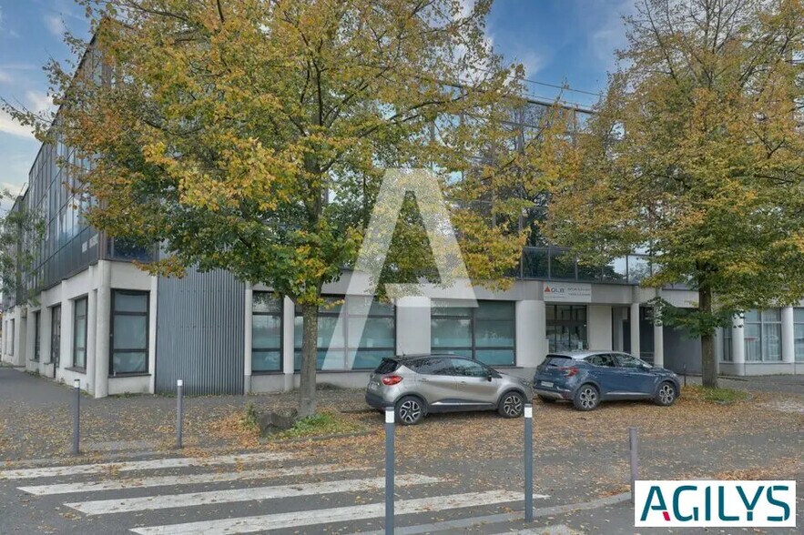 Bureau dans Bonneuil-sur-Marne à louer - Photo de l’immeuble – Image 3 sur 6