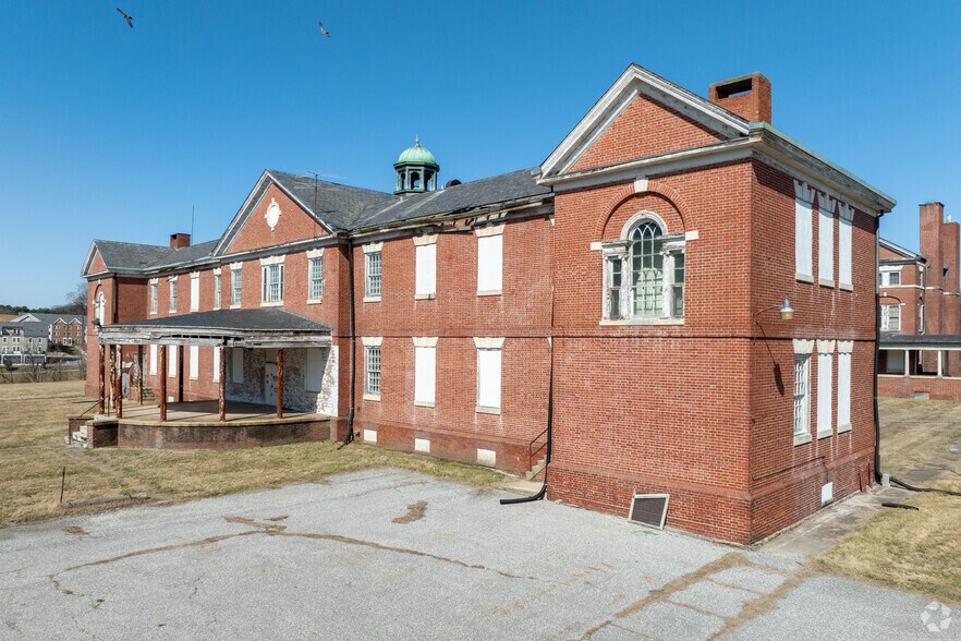 Warfield Ave, Sykesville, MD à vendre - Photo de l’immeuble – Image 3 sur 7