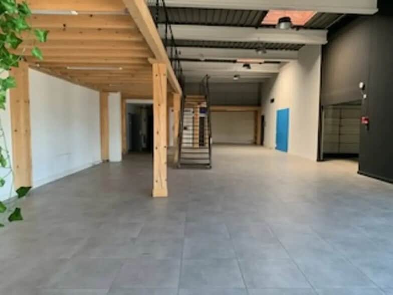 Local commercial dans Le Pontet à louer - Photo intérieure – Image 2 sur 5